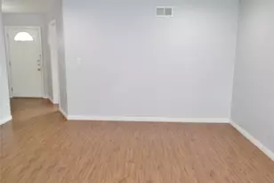 6933 Sunflower Cir N, Fort Worth, TX 76120 - Photo 3