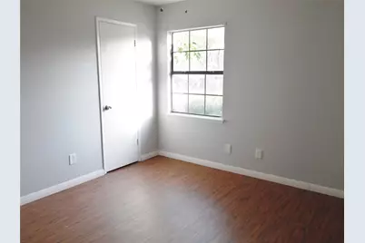 6933 Sunflower Circle N, Fort Worth, TX 76120 - Photo 13