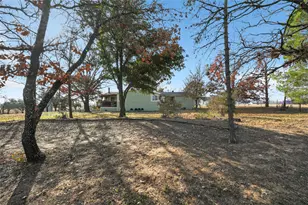 1050 Stadium Dr, Joshua, TX 76058 - Photo 39