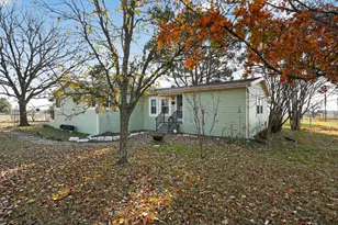 1050 Stadium Dr, Joshua, TX 76058 - Photo 3