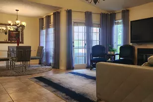 2106 Amesbury Dr, Arlington, TX 76011 - Photo 5