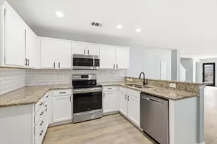 10733 Kittering Trl, Fort Worth, TX 76052 - Photo 11