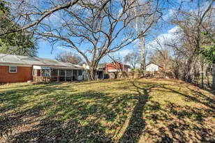 706 S Wildwood Dr, Irving, TX 75060 - Photo 17