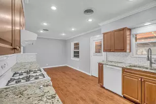 706 S Wildwood Dr, Irving, TX 75060 - Photo 11