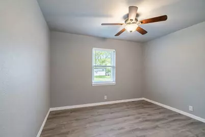 1025 5th Street SW, Paris, TX 75460 - Photo 11