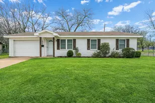 1025 5th St SW, Paris, TX 75460 - Photo 1