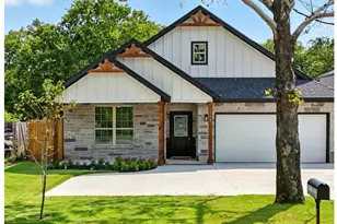 1118 S Grand Ave, Gainesville, TX 76240 - Photo 1