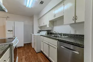 3213 Thames St, Irving, TX 75062 - Photo 11