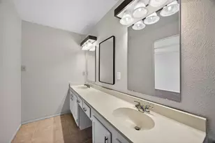 2423 Overbrook Dr, Arlington, TX 76014 - Photo 17