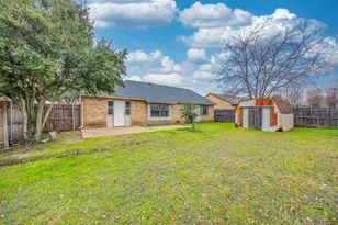 2423 Overbrook Dr, Arlington, TX 76014 - Photo 27