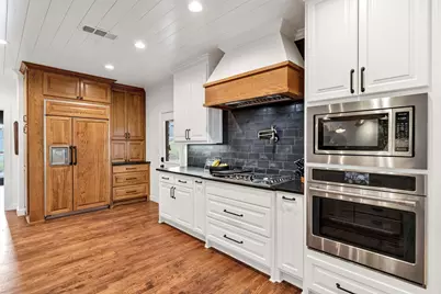 4302 Fairway Drive, Granbury, TX 76049 - Photo 17