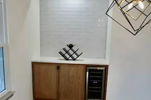 305 Bluebonnet Dr, Grapevine, TX 76051 - Photo 9