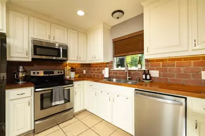 140 Huling Drive, Azle, TX 76020 - Photo 13