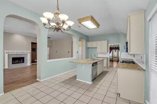 6911 Thunderbird Dr, Arlington, TX 76002 - Photo 17