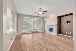 6911 Thunderbird Dr, Arlington, TX 76002 - Photo 7