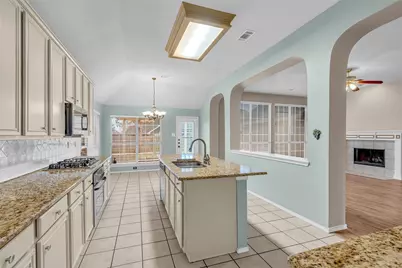 6911 Thunderbird Drive, Arlington, TX 76002 - Photo 11