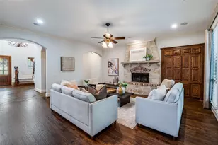 1916 Surrey Ln, McKinney, TX 75072 - Photo 5