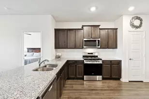 715 Philadelphia St, Fate, TX 75189 - Photo 9