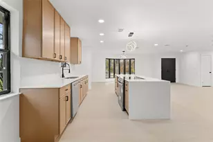 328 E Pleasant Run Rd, DeSoto, TX 75115 - Photo 9