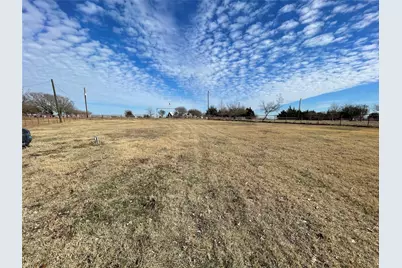 301 Blue Ribbon Road, Waxahachie, TX 75165 - Photo 17