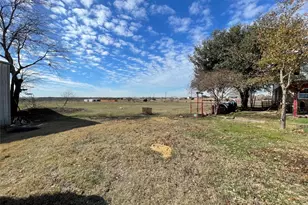 301 Blue Ribbon Rd, Waxahachie, TX 75165 - Photo 19