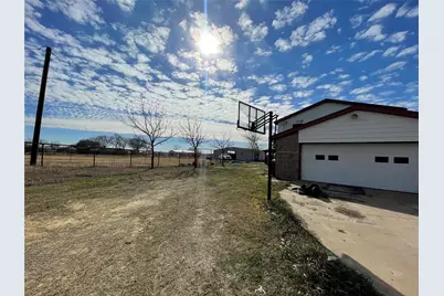 301 Blue Ribbon Road, Waxahachie, TX 75165 - Photo 3