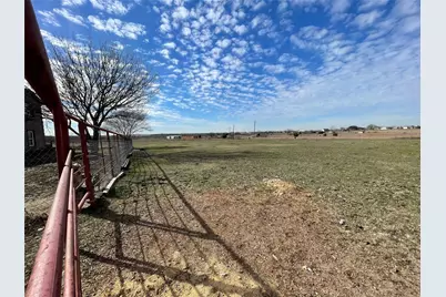 301 Blue Ribbon Road, Waxahachie, TX 75165 - Photo 7