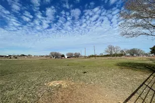 301 Blue Ribbon Rd, Waxahachie, TX 75165 - Photo 1