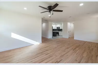 2205 Elmwood Boulevard, Dallas, TX 75224 - Photo 3