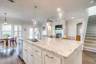 2817 Townsend Dr, Fort Worth, TX 76110 - Photo 11