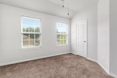 2841 Pacifico Way, Fort Worth, TX 76111 - Photo 19