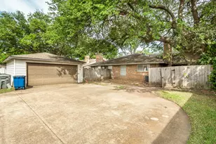 7546 Brentcove Cir, Dallas, TX 75214 - Photo 37