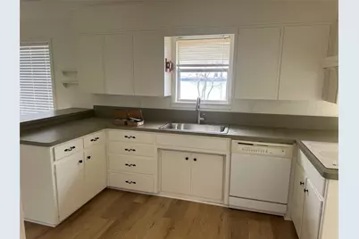 1121 E Coke, Hamilton, TX 76531 - Photo 9