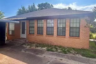 1121 E Coke, Hamilton, TX 76531 - Photo 3