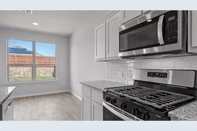 208 Affirmed Court, Granbury, TX 76049 - Photo 7