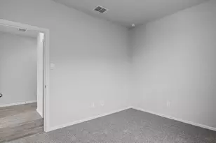 208 Affirmed Ct, Granbury, TX 76049 - Photo 29