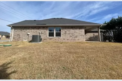 2301 Creek Drive, Granbury, TX 76048 - Photo 3