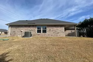 2301 Creek Dr, Granbury, TX 76048 - Photo 3