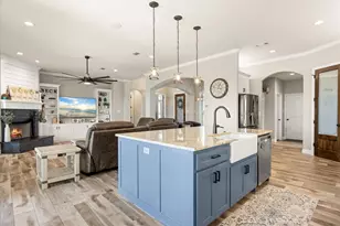 2141 Vanderbilt Dr, Weatherford, TX 76088 - Photo 3