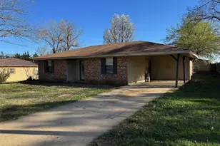 115 Elizabeth Ln, Blossom, TX 75416 - Photo 1