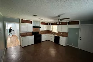 5000 Jerri Ln, Haltom City, TX 76117 - Photo 5