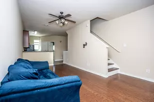 906 Glenn Crossett St, Arlington, TX 76010 - Photo 3