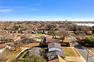 8635 Strathmore Dr, Dallas, TX 75238 - Photo 31