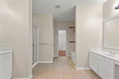 716 Mandalay Bay Drive, Lewisville, TX 75056 - Photo 17