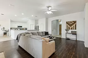 707 Bayshore Dr, Mansfield, TX 76063 - Photo 3