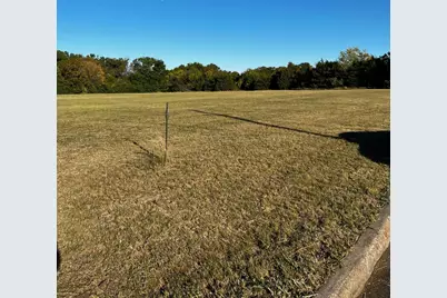 601 W Wintergreen Road, DeSoto, TX 75115 - Photo 3