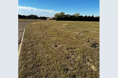 601 W Wintergreen Road, DeSoto, TX 75115 - Photo 1