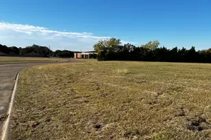 601 W Wintergreen Rd, DeSoto, TX 75115 - Photo 1