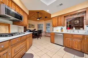 802 Katherine Ct, Cedar Hill, TX 75104 - Photo 5