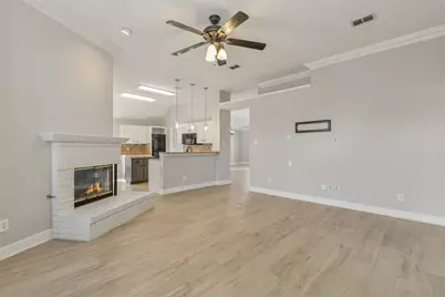 7600 Chestnut Drive, North Richland Hills, TX 76182 - Photo 9